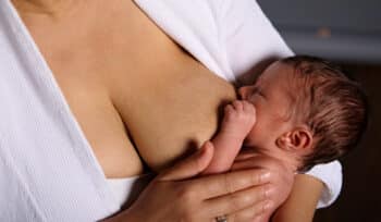 mom breastfeeding