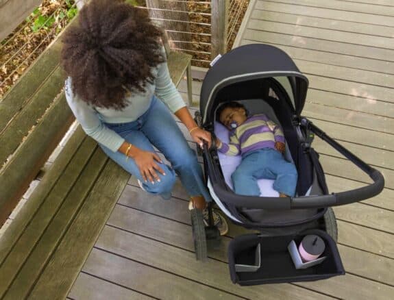 Evenflo Pivot Xplore Dreamz All-Terrain Stroller Wagon with Bassinet Insert baby sleeping