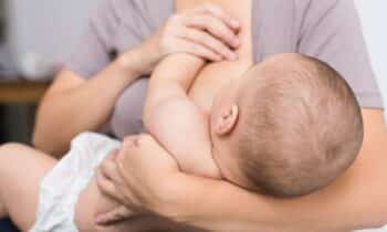 breastfeeding mom