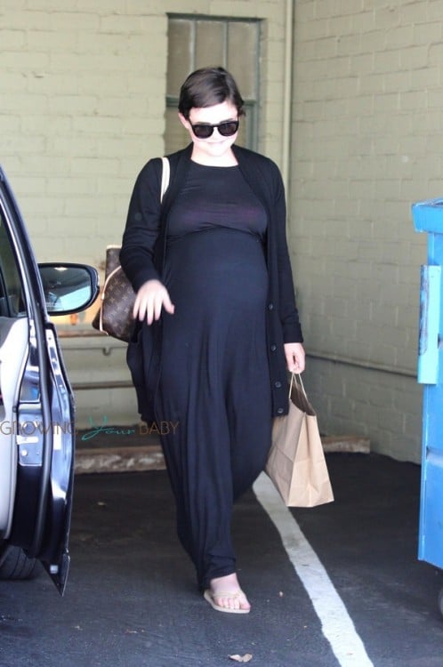A Very Pregnant Ginnifer Goodwin Goes Out Shopping