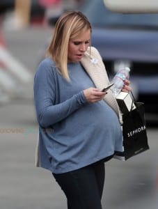 Heavily pregnant Kristen Bell seen on the set of 'House of Lies' in Los Angeles