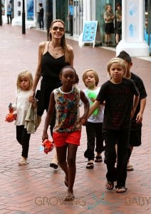 Angelina Jolie at the Sydney Zoo with Pax, Shiloh, Zahara, Knox & Vivian