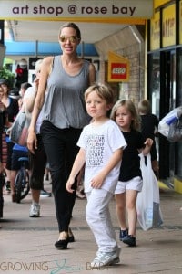 Angelina Jolie shops in Australia with Shiloh, Zahara, Vivienne and Knox