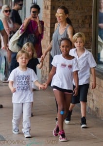 Angelina Jolie shops in Australia with Shiloh, Zahara,Vivienne & Knox