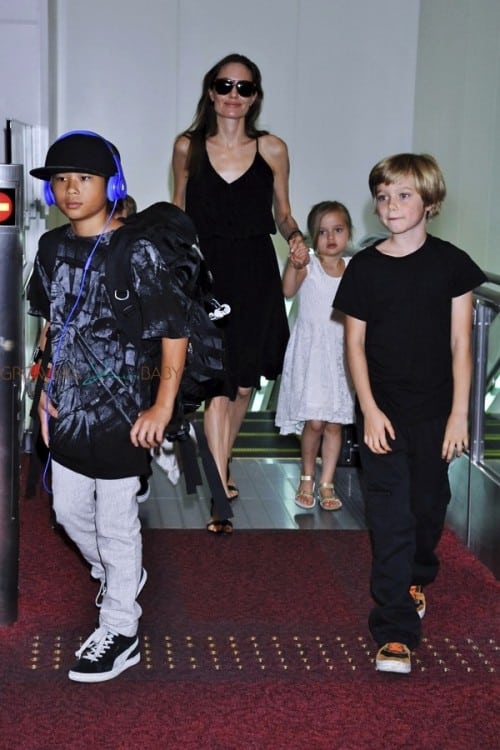 Angelina Jolie with kids Shiloh, Vivienne and Pax in Tokyo