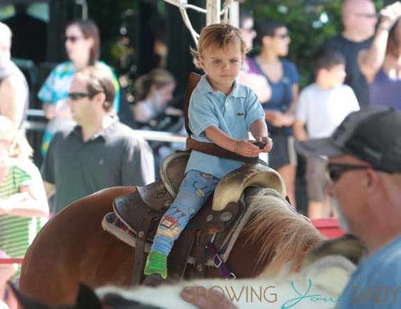 Selma Blair and son Arthur Bleick enjoy the fair at a farmer's market