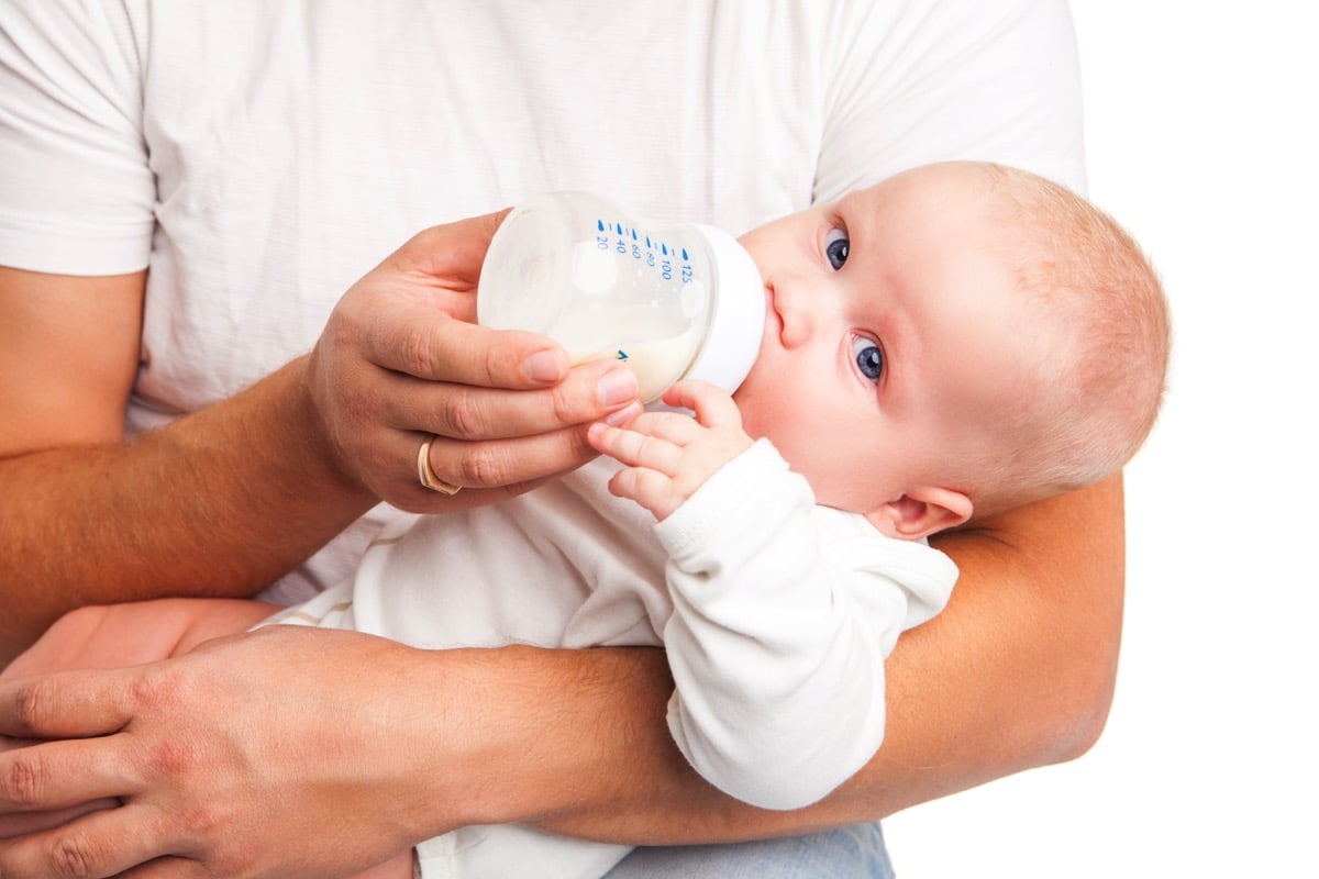 Baby drinking bottle