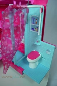 Barbie Sisters Glam Camper 2014 - bathroom