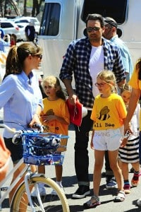 Ben Affleck and Jennifer Garner at 4th of July parade with their kids Sera and Violet