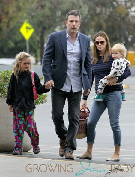 Jennifer Garner and Ben Affleck take their kids to an early morning trip to the local farmers market in Los Angeles