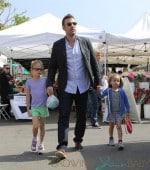 Spending a Sunday together, Ben Affleck and Jennifer Garner take daughters Violet and Seraphina to the Farmers' Market in Brentwood