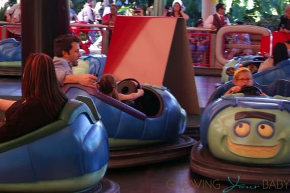 Ben Affleck with daughters Violet and Seraphina at Disneyland