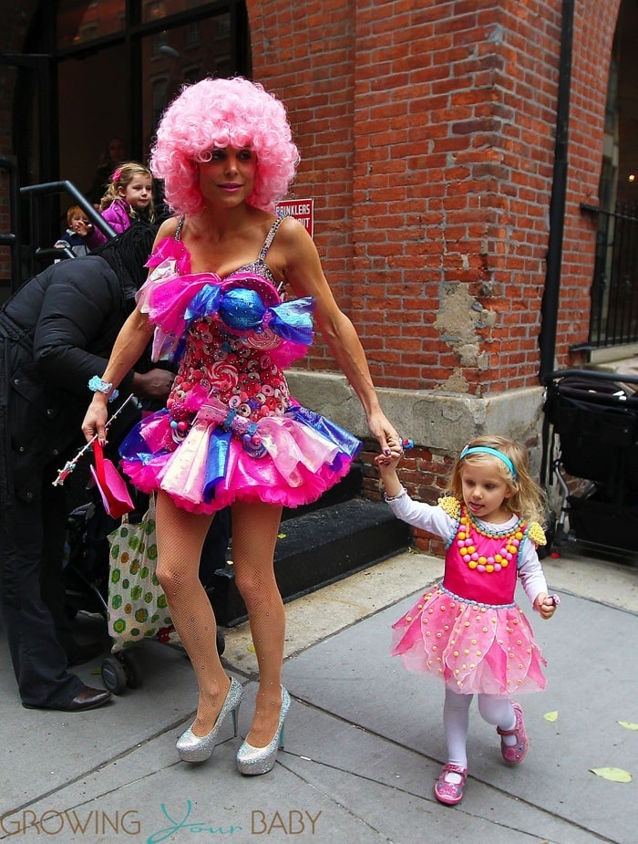 Bethenny Frankel And Her Daughter Bryn Hoppy Celebrate Halloween