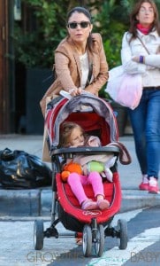 Bethenny Frankel Takes Daughter Bryn On A Walk In New York