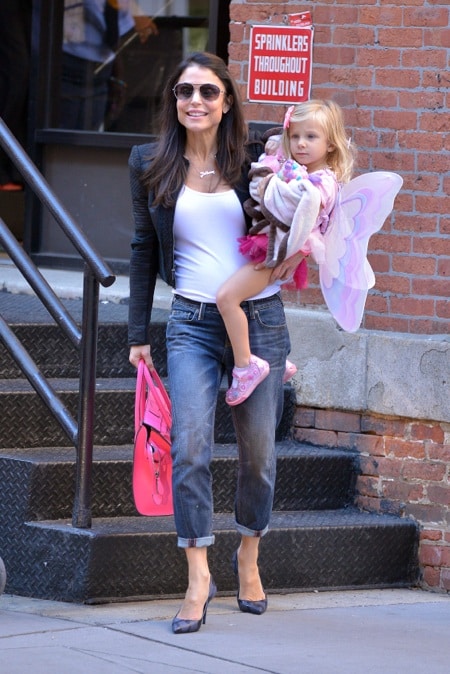 Bethenny Frankel Carries a Winged Bryn Hoppy