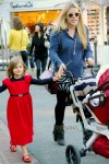 Busy Philipps with her daughter Birdie Silverstein shopping at the grove