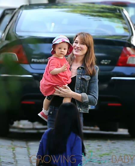 Carla Bruni-Sarkozy and Giulia arrive at home in Paris