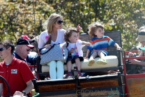 Denise Richards with Max and Bob Sheen on a hayride