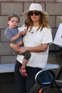 Drew Barrymore has lunch with her daughter Olive Kopelman