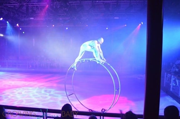 Freedom of the Seas - freedom ice show