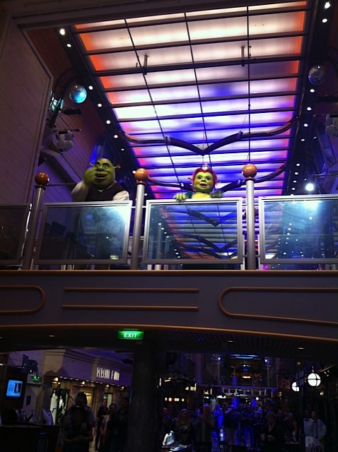 Freedom of the Seas - shrek and fiona dancing in the promenade