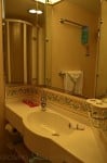 Freedom of the Seas - standard balcony cabin bathroom