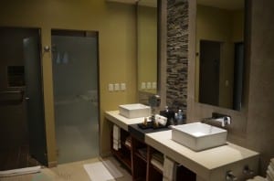 Generations Riviera Maya - oceanfront suite bathroom