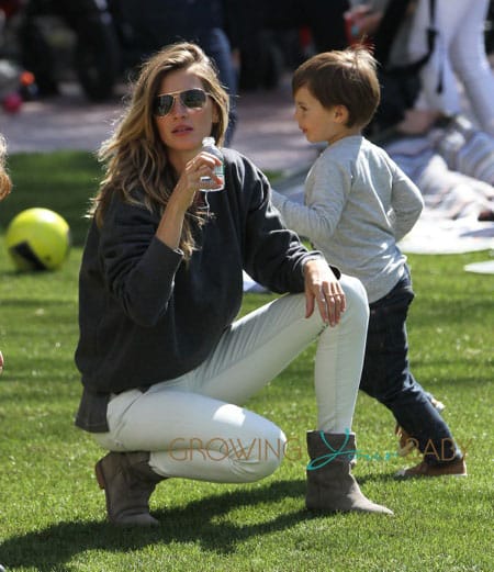 Victoria's Secret supermodel Gisele Bundchen enjoys a play date with son Benjamin Brady and baby Vivian Lake Brady at Tribeca Park in New York City