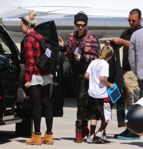 Gwen Stefani and Gavin Rossdale  board a private jet with son Kingston