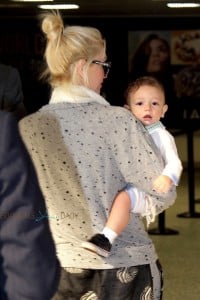 Gwen Stefani  at LAX with son Apollo