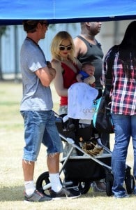 Gwen Stefani at soccer practice in LA with her son Apollo