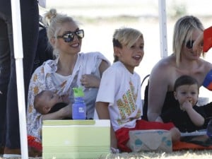 Gwen Stefani with her boys Kingston and Apollo at Zuma's game