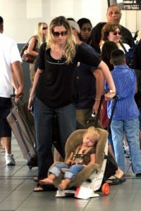 EXCLUSIVE:  Heath Ledger drops his nanny and baby daughter, Matilda Rose Ledger, off at the airport
