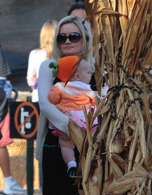 Holly Madison with her daughter Rainbow @ Mr. Bones Pumpkin Patch