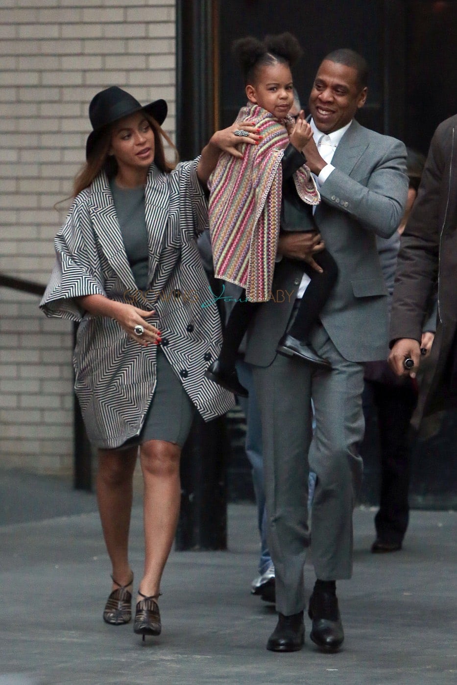 Jay Z and Beyonce leaving the Annie Premiere with daughter Blue Ivy ...