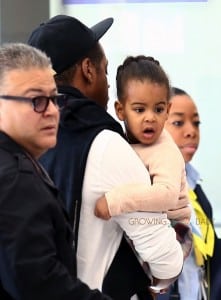 Jay Z boards a Train in Paris with their daughter Blue