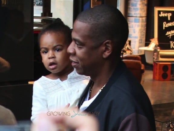 JayZ & daughter Blue Ivy lunch in Paris