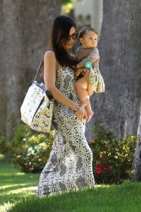 Jenna Dewan at mommy and me class with daughter Everly