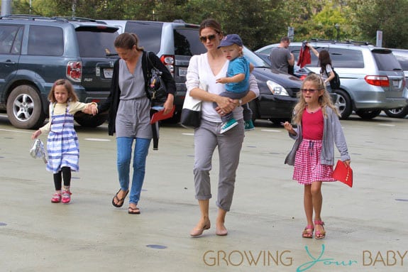 Jennifer Garner Takes Her Kids on a Family Trip To The Museum