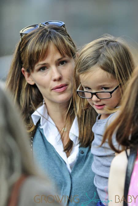 Jennifer Garner with daughter Seraphina out in NYC - Growing Your Baby