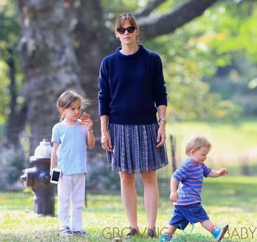 Jennifer Garner takes her kids Violet, Seraphina, and Samuel to Central Park to get popsicles, pick leaves off trees, and enjoy the sunny weather
