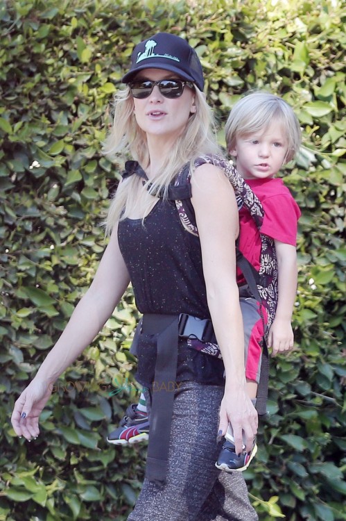 Kate Hudson works off Thanksgiving dinner by taking youngest son Bing for a hike in Pacific Palisades