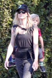 Kate Hudson works off Thanksgiving dinner by taking youngest son Bing for a hike in Pacific Palisades