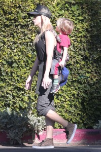 Kate Hudson works off Thanksgiving dinner by taking youngest son Bing for a hike in Pacific Palisades