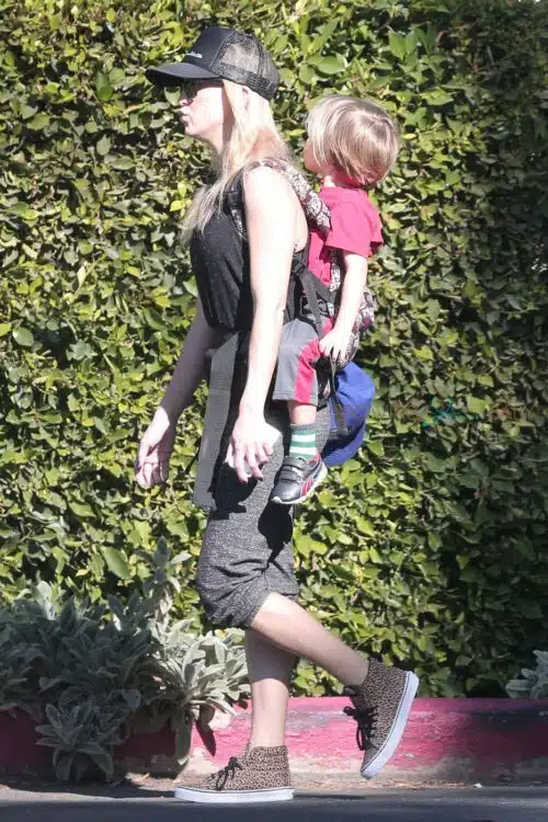 Kate Hudson works off Thanksgiving dinner by taking youngest son Bing for a hike in Pacific Palisades