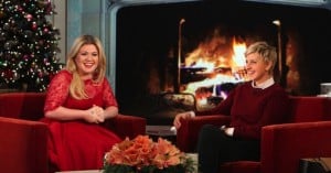 Kelly Clarkson talks about pregnancy with Ellen Degeneres