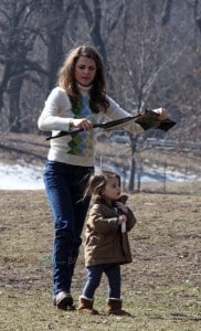 Keri Russell flies a kite with her daughter Willa Dreary on the set of the Americans