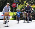 Liev schreiber and Naomi Watts bike with their kids Sasha and Sammy