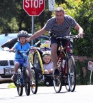 Liev schreiber bikes with his kids Sasha and Sammy