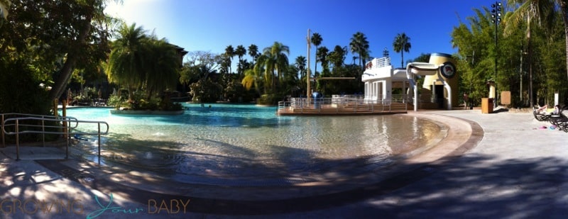 Loews Royal Pacific Resort - pool area